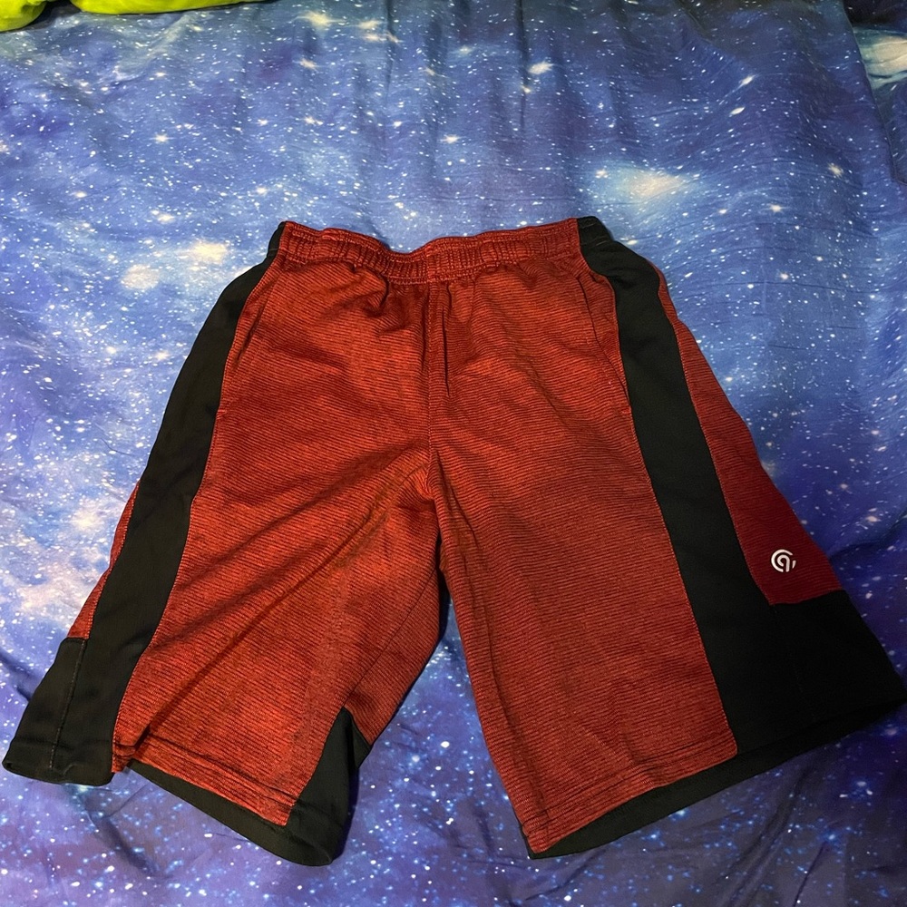 Boys champion red and black colored basketball shorts- size Large (12-14)🔥